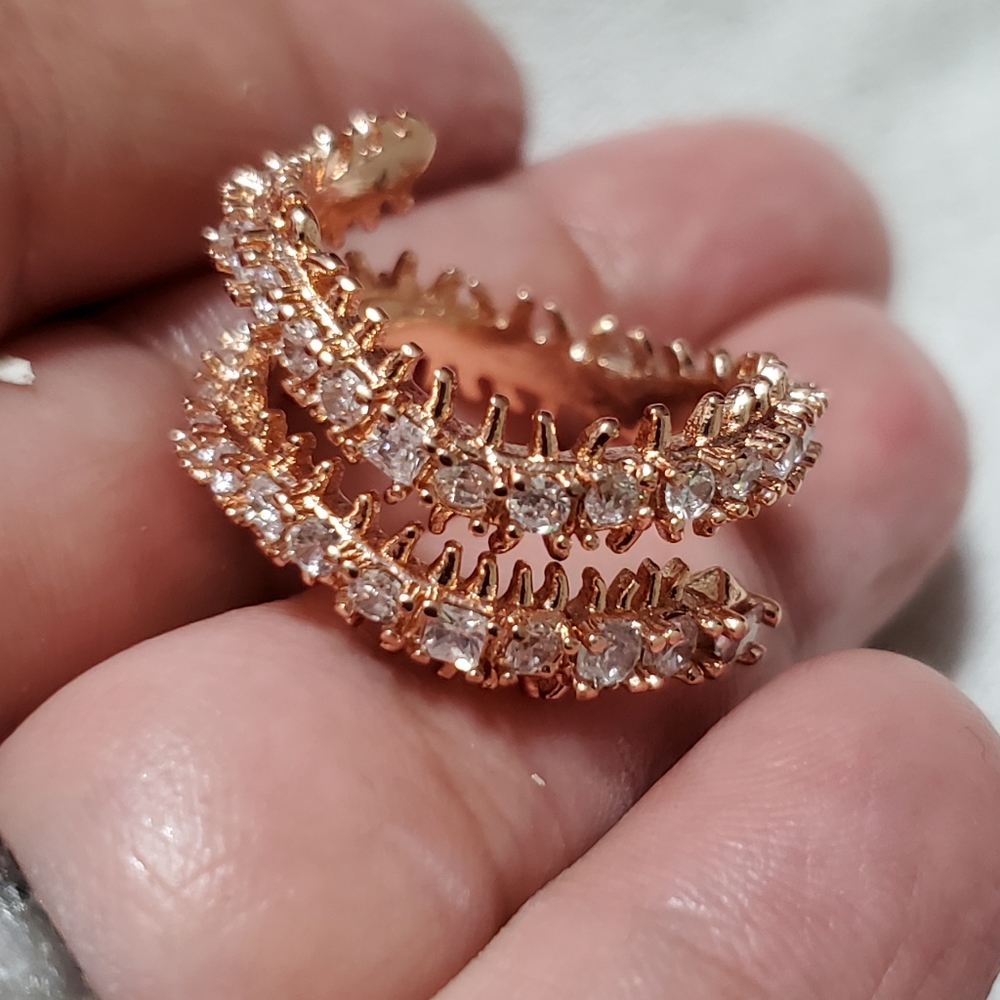 New Kendra scott ring with dust bag